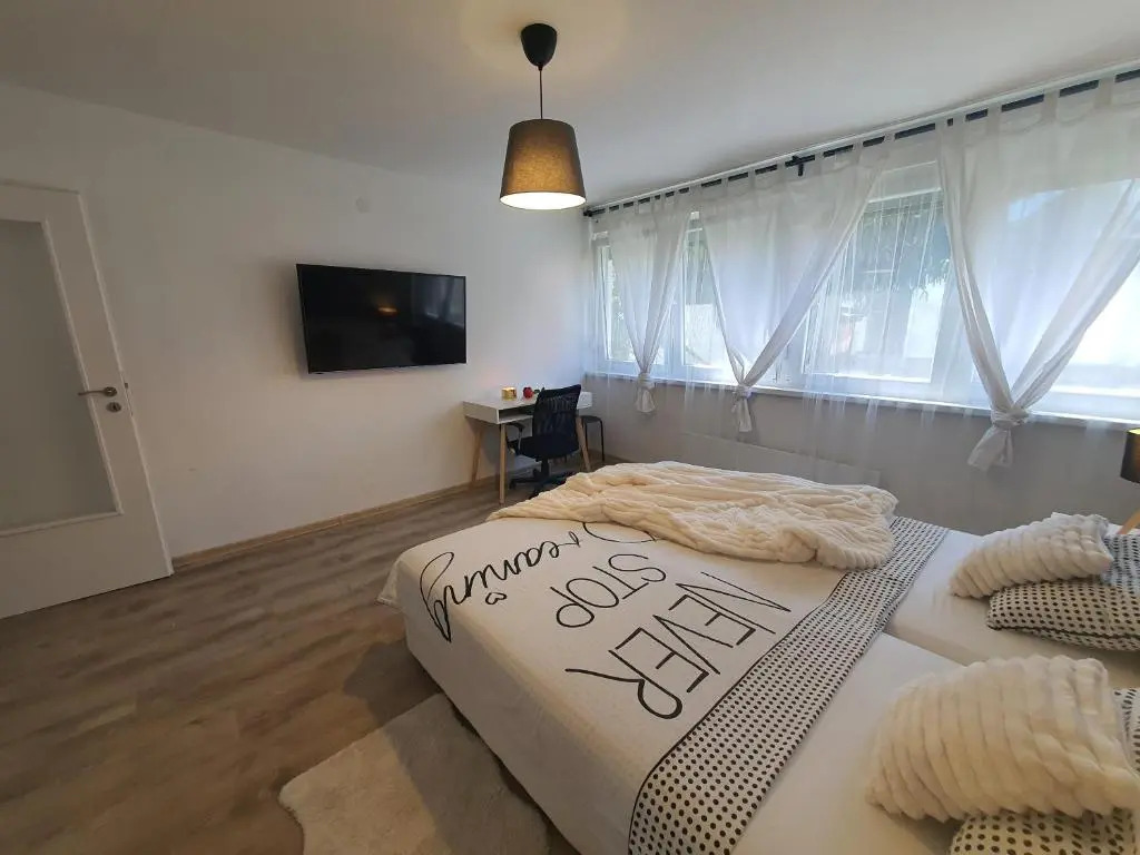 Aparman Jež 3 De Lux