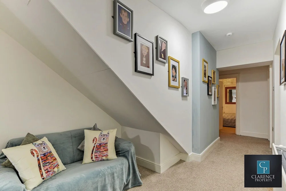 Crawford Apt