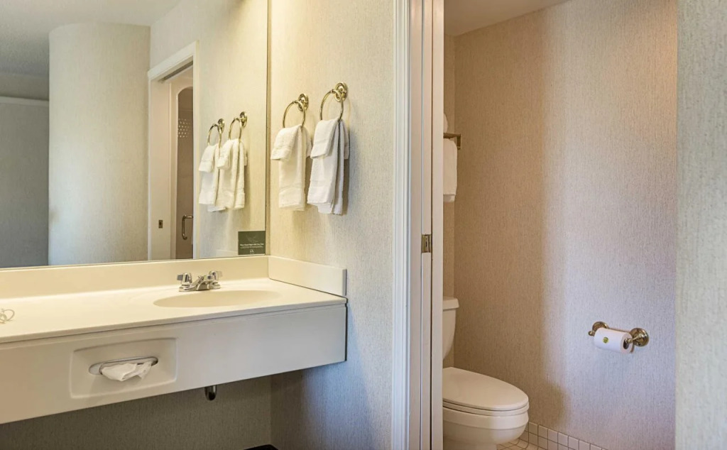 Sleep Inn & Suites Bay View Acme - Traverse City