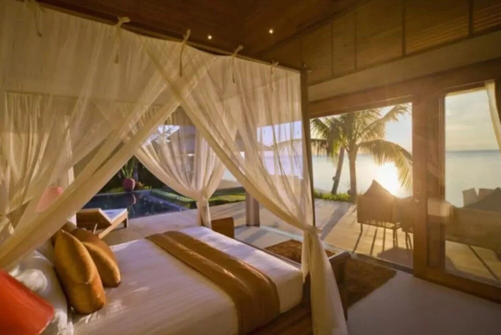 5 Bedroom Beachfront Villa - Chef Maid Nanny