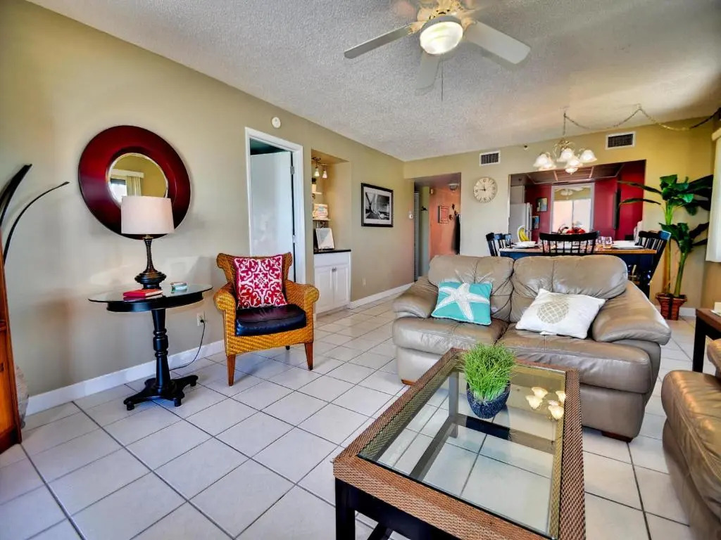 Reef Club 301