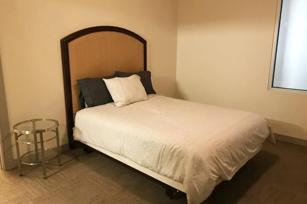 Pleasant  2Br Apartment | Great Value Downtown