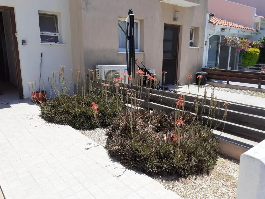 Beautiful 2-bed House in Mandria, Paphos