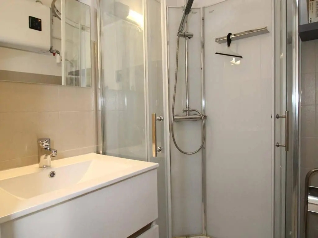 Appartement Balaruc-les-Bains, 1 pièce, 2 personnes - FR-1-553-128