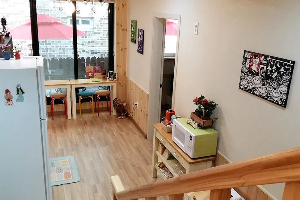 Jeonju Poet And Zzamong Guesthouse
