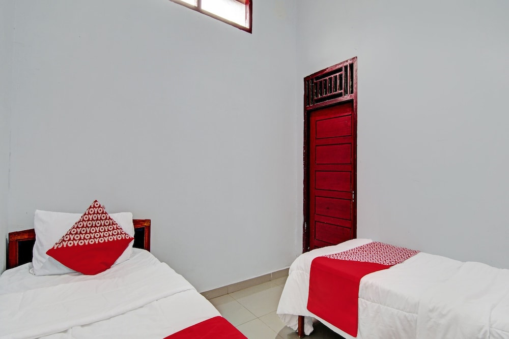 Hotel O Wisma Cendana Syariah Near PASAR FLAMBOYAN