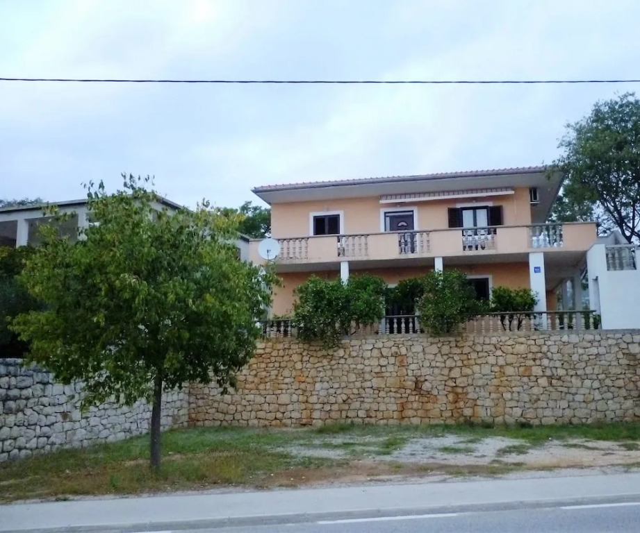 Apartments Dadić near Pebble Beach Jaz