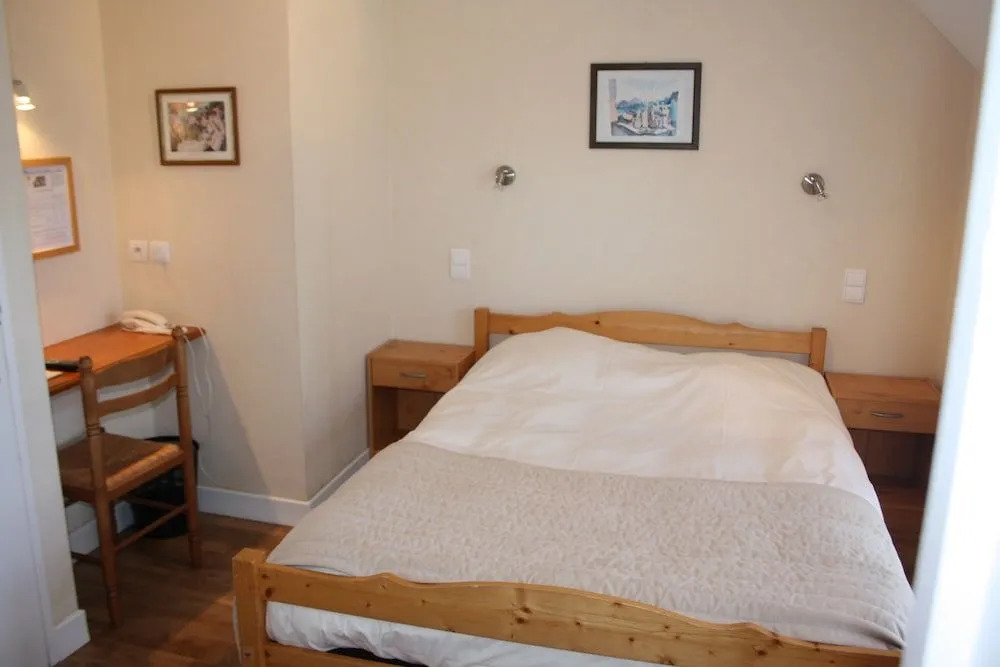 Hotel Saint julien aux bois