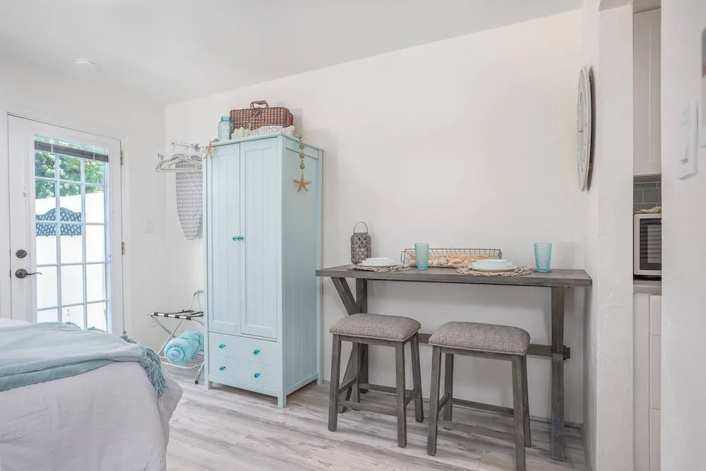 Pelican Gardens Studio 3 on Lido Key