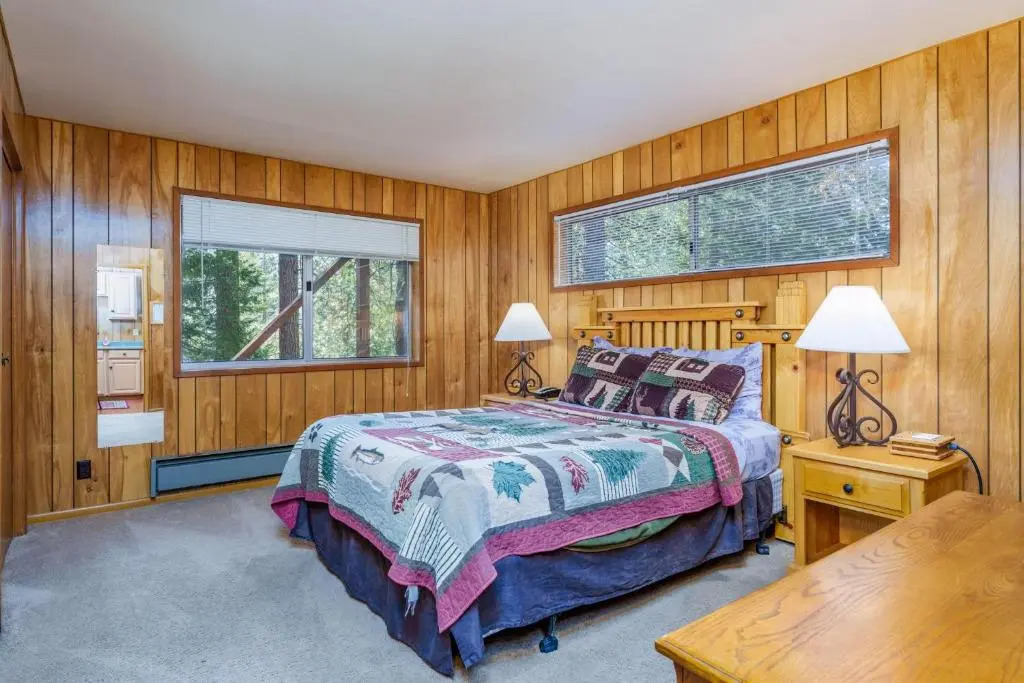 Hutchings Cabin & Apt