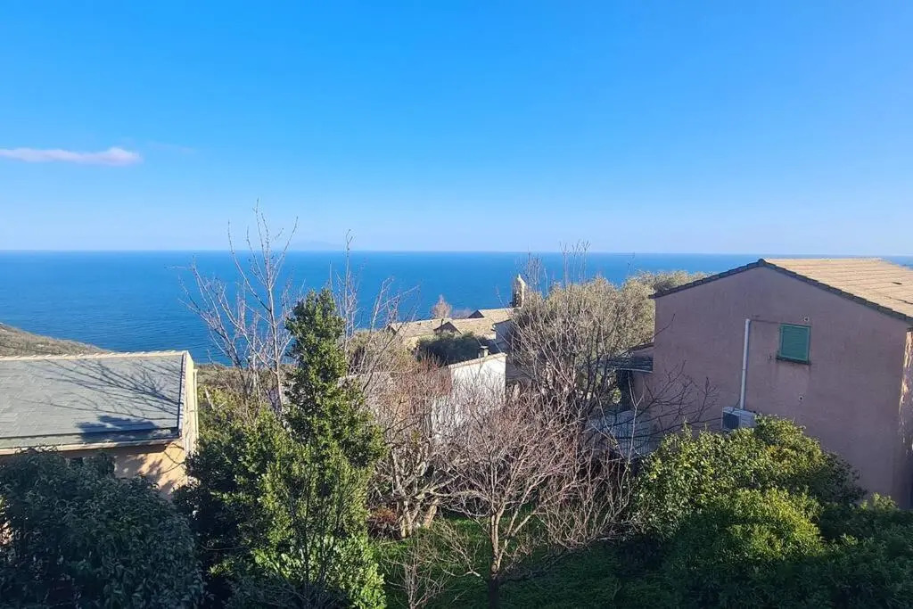 Studio au coeur du village de Poretto
