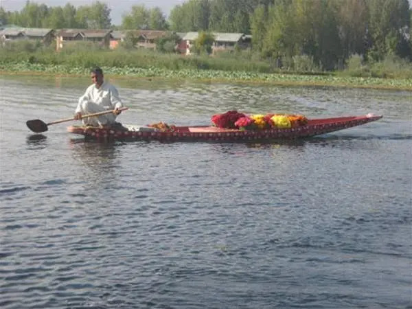 Khilona Group of Houseboats