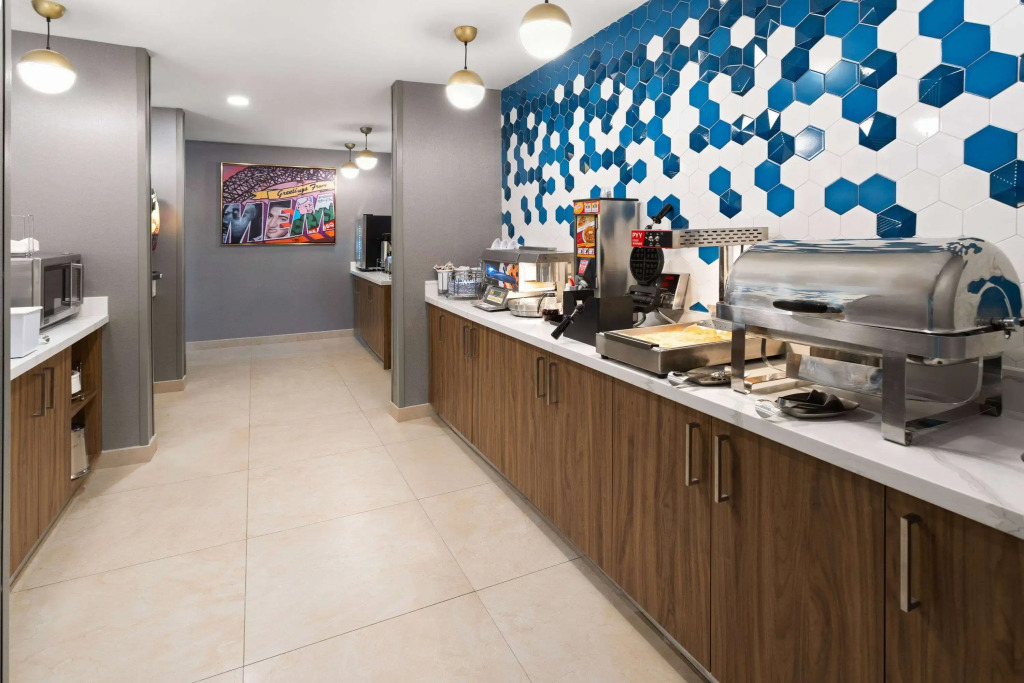 La Quinta Inn & Suites by Wyndham Memphis I-240