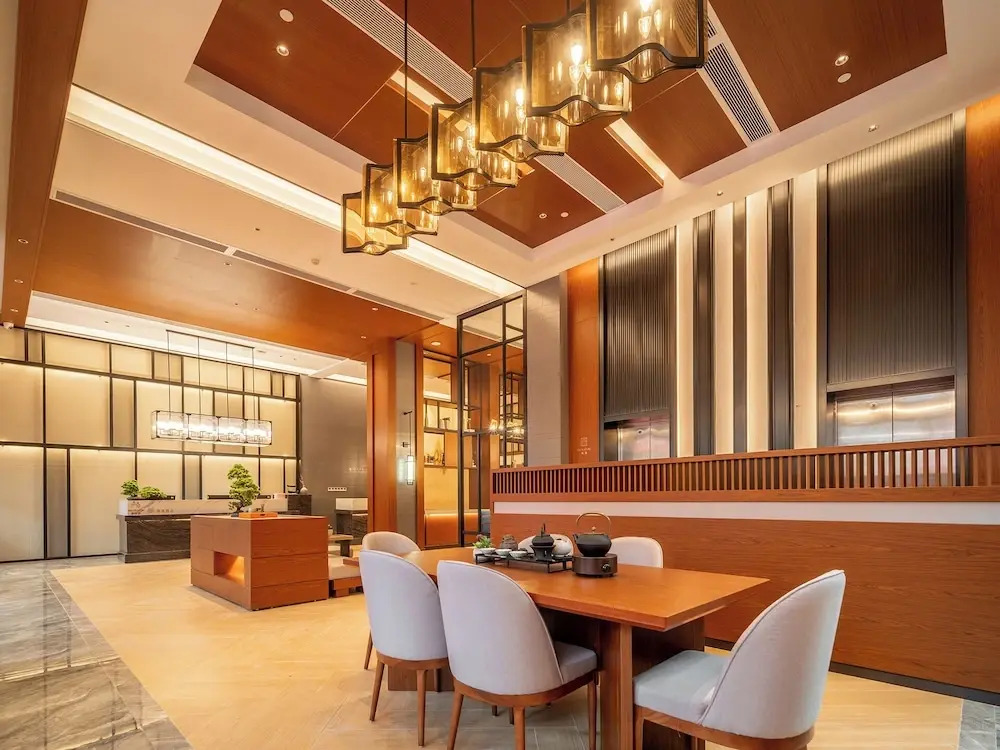 Trendy Romantic Hotel Guangzhou Panyu Qiaonan Aoyuan Plaza Branch