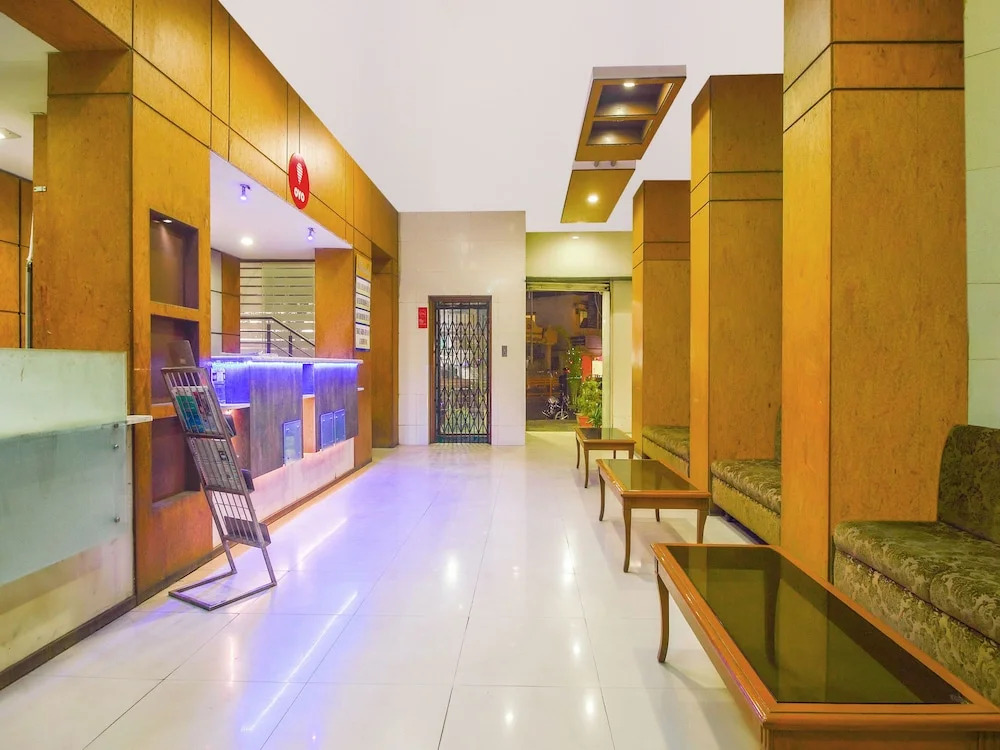 OYO 13647 Hotel Kohinoor Plaza