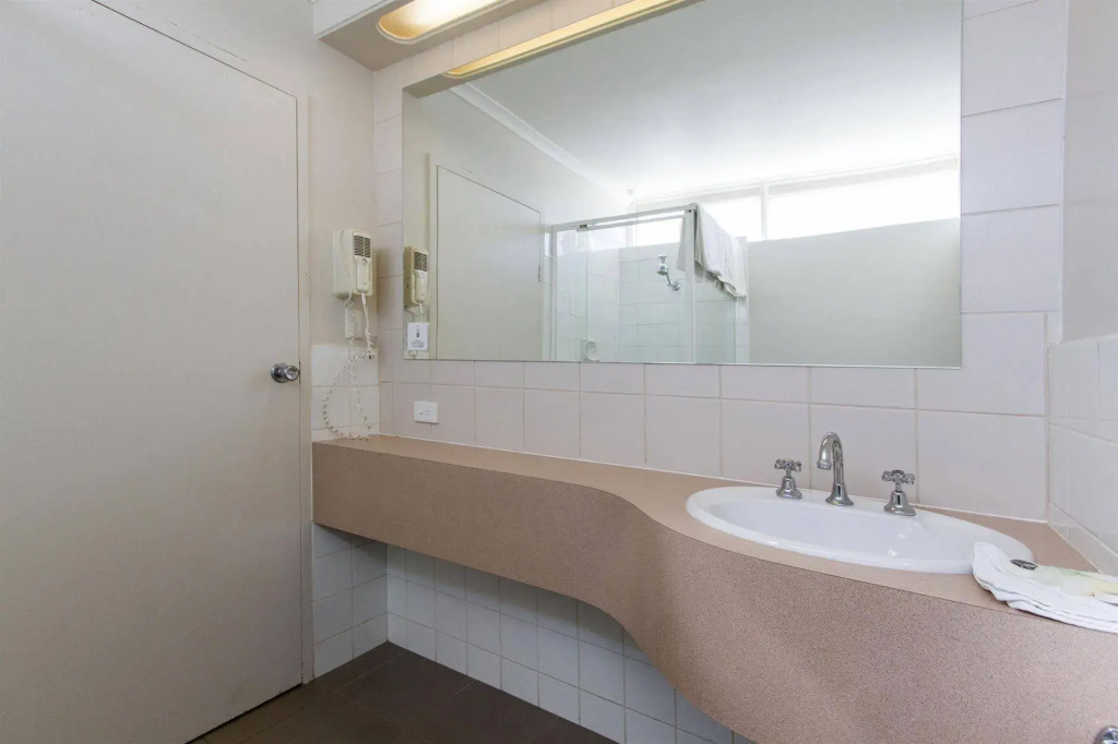 Sunshine Motor Inn