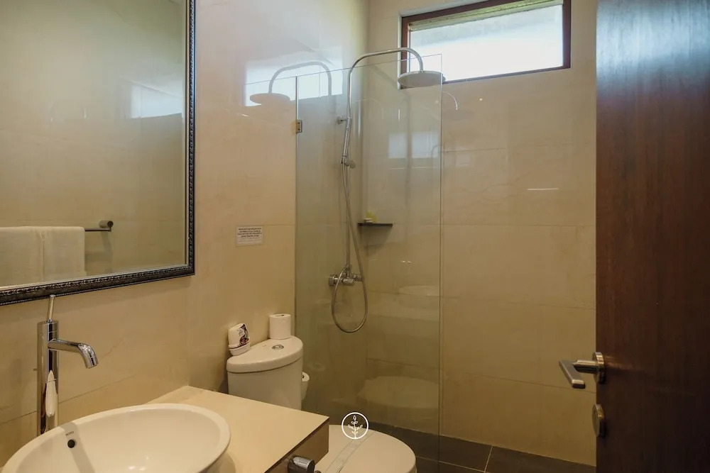 Asmaya Hill View Villa 7 Bedrooms With a Private Heated Swimming Pool and a Billiard Table