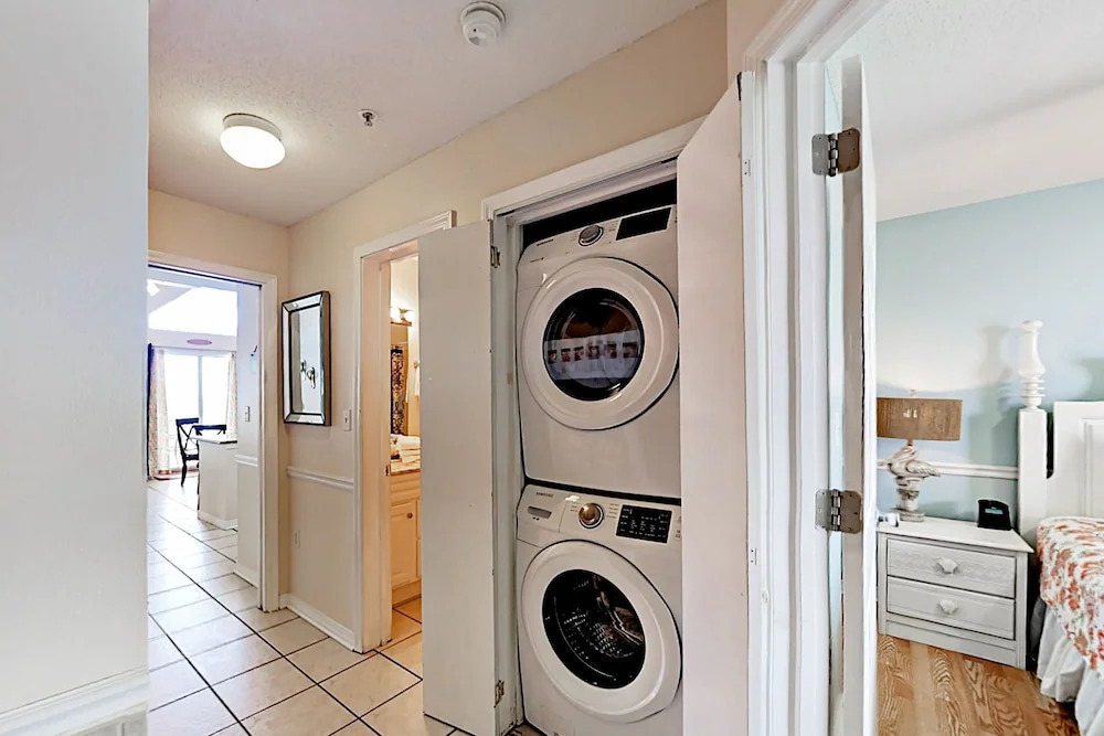 Direct Gulf Front Condo with Resort Pools with Hot Tubs - Steps to Beach