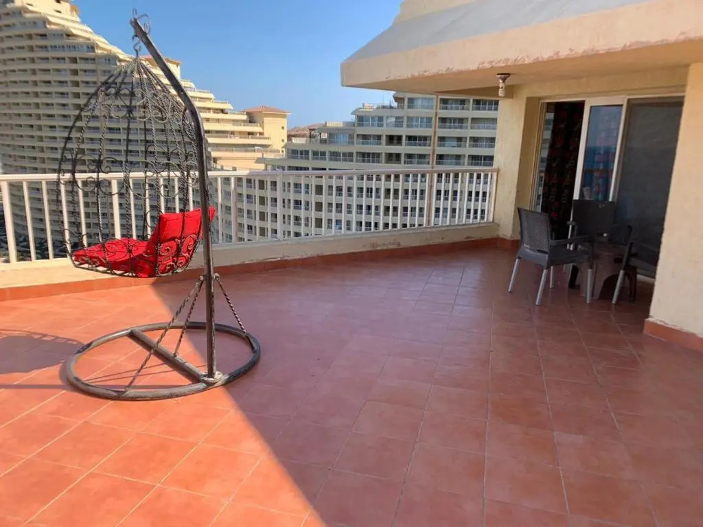 Porto el sokhna Pyramids Families only VIP بورتو السخنه الاهرامات
