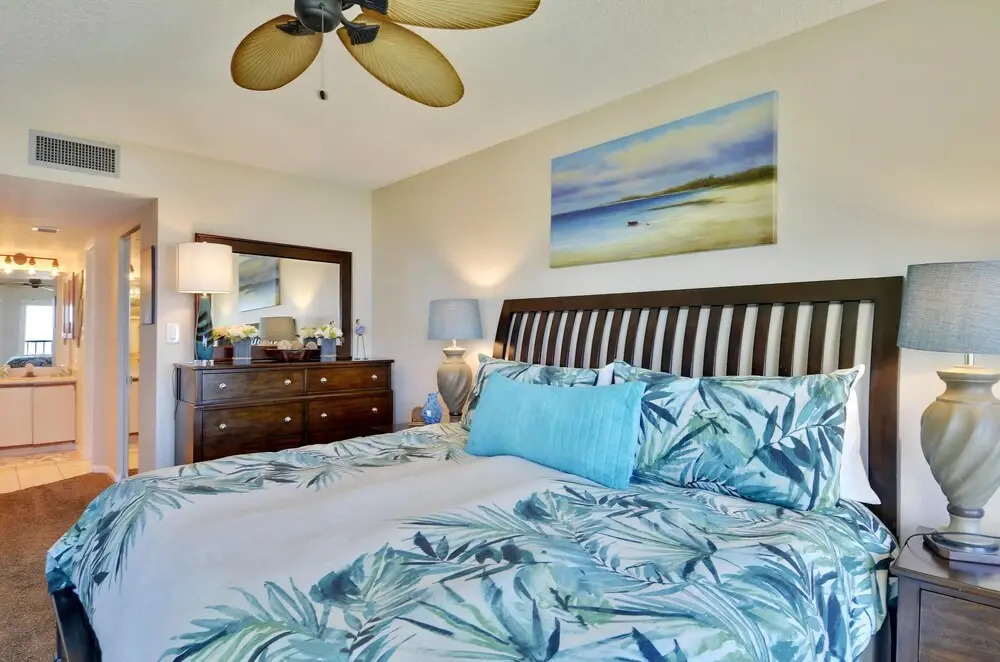 Land's End 402 Building 6 Beachfront With Private Balcony!