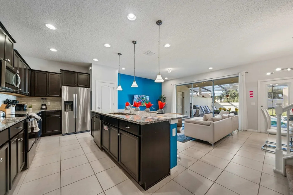 Modern 5BR Downstairs Room Pool Lazy River 2402