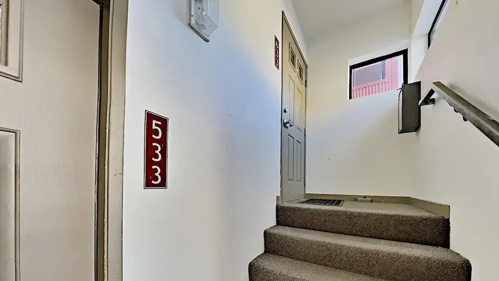 Beautifully remodeled 3 Bedroom Condo