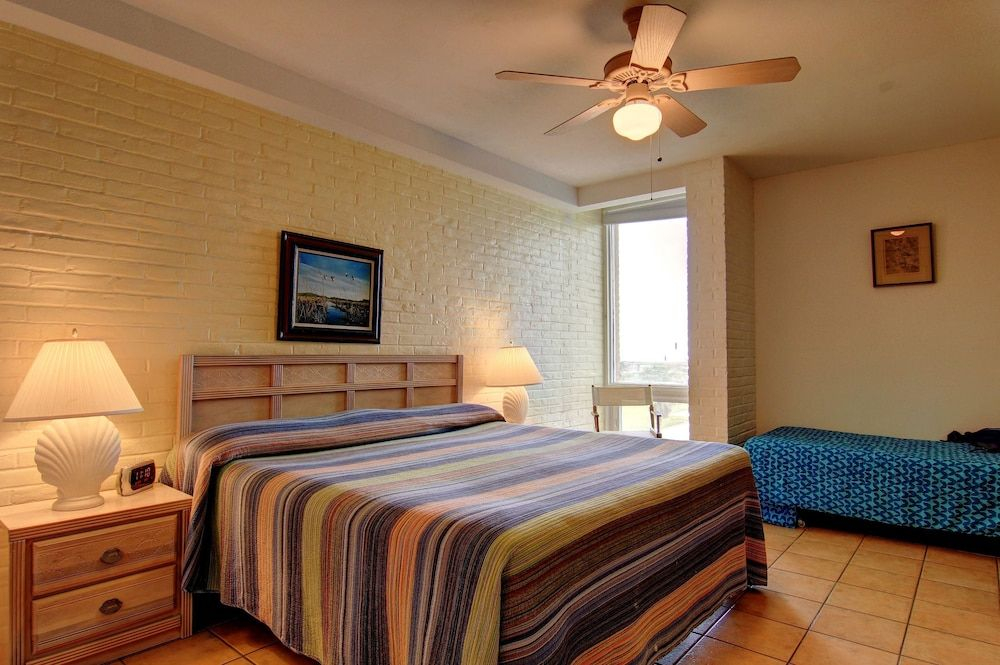 Channelview 207