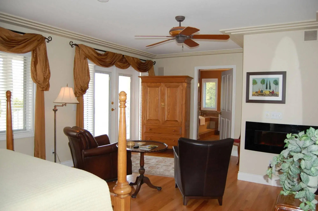 Lakeshore Bed & Breakfast