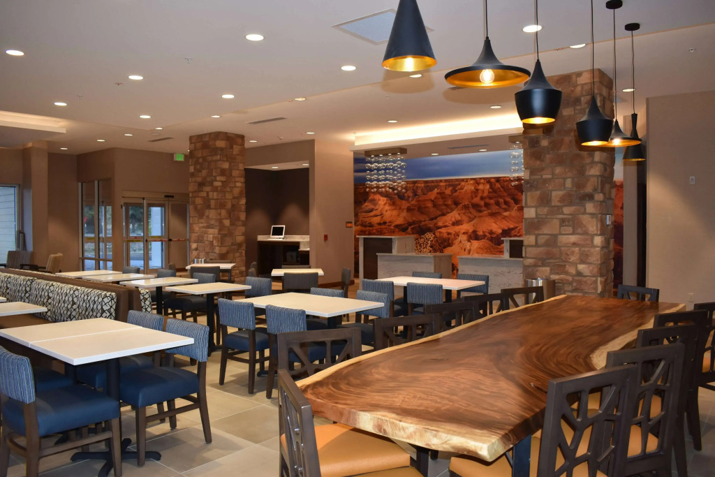 La Quinta Inn & Suites by Wyndham Flagstaff East I-40
