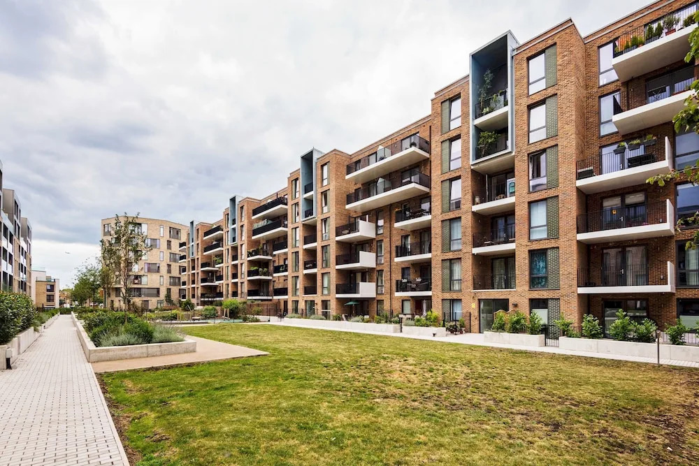 Modern Cambridge Road Gem