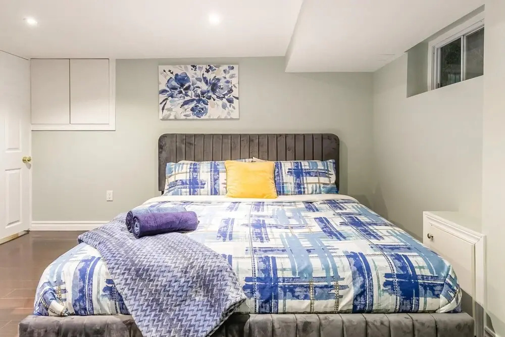 Bright and Spacious - 3BR Apt With Netflix - Near High Park