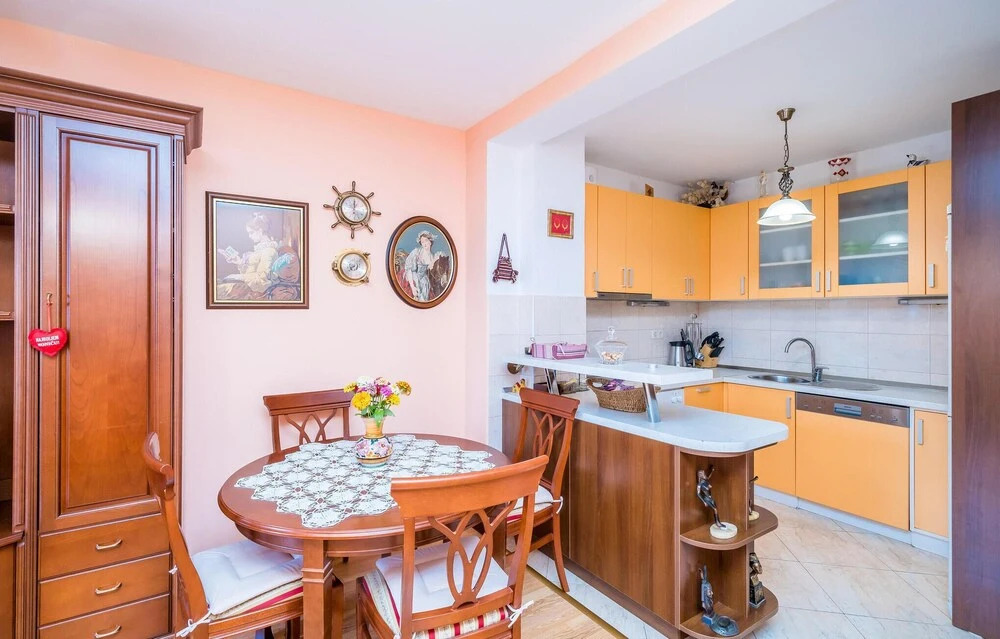 Stunning Apartment in Mlini With 2 Bedrooms and Wifi