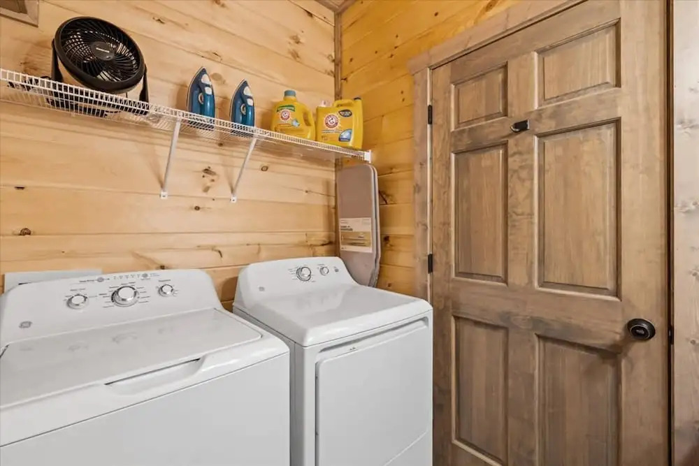 NEW - 1 Location Cabin Pool Hot Tub Arcade HL