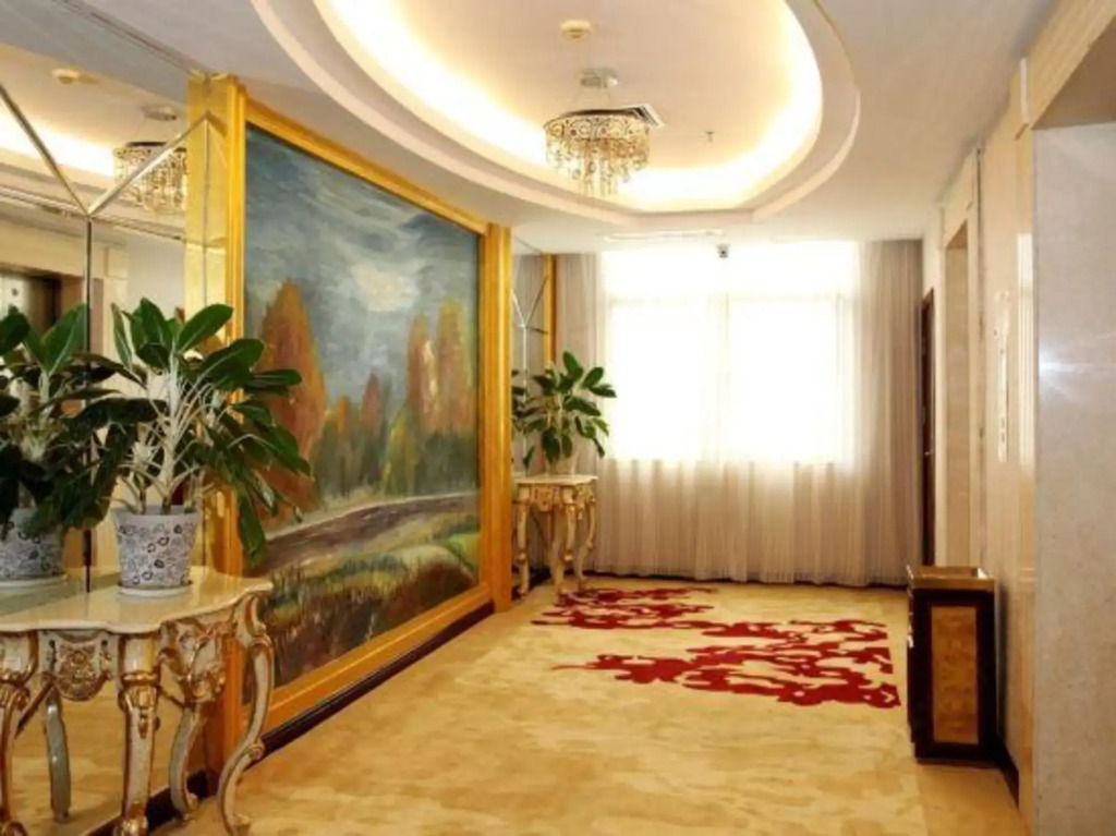 Golden Jazzy Hotel