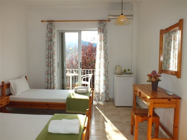 Akis Rooms