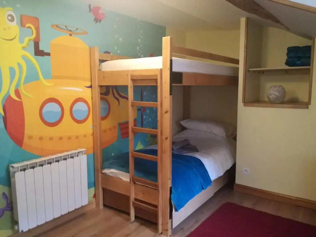 Great house in center of Luz St Sauveur