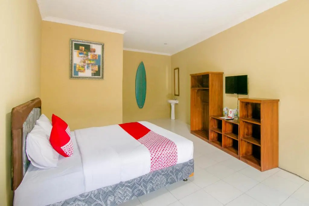 RedDoorz near Pantai Karang Hawu Pelabuhan Ratu