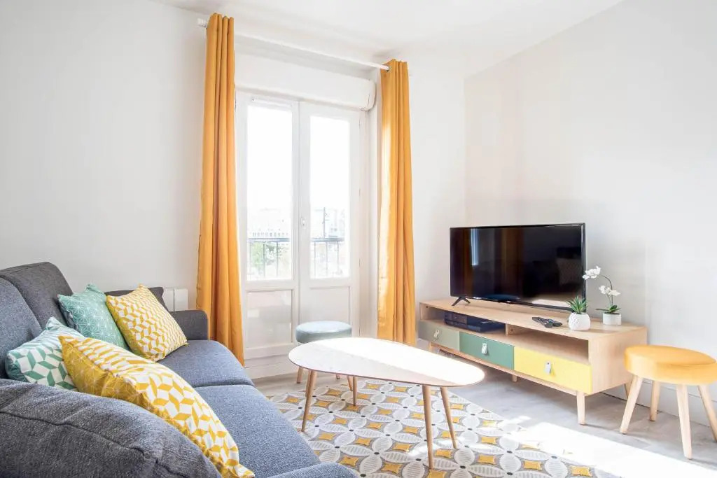 Danton Renaissance - F2 Renove - Tout Equipe