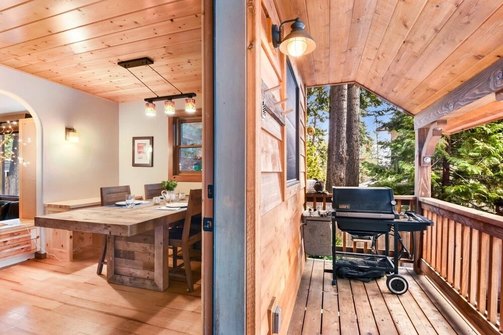 Lodgepole Lair 2 Bedroom Cabin by Redawning