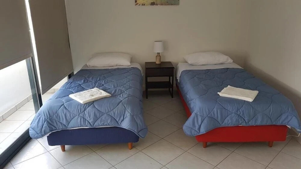 M1 George Apartment by the Airport
