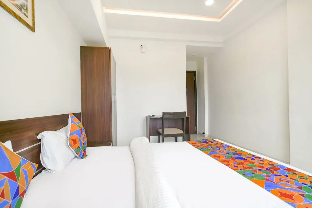 Capital O 63423 Hotel Regal Regency