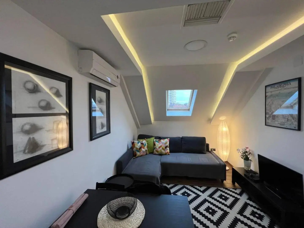 Main Square Apartment