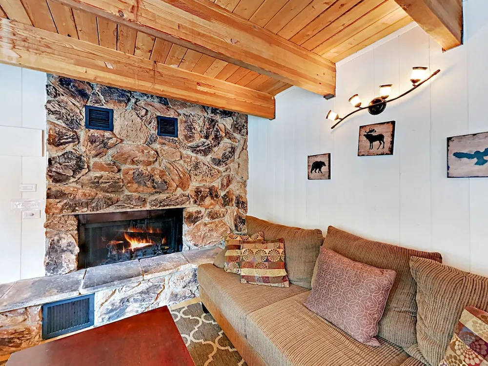 Large S. Lake Tahoe  W/ Hot Tub 6 Bedroom Home