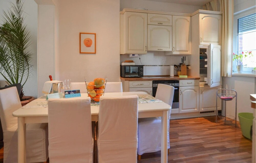2 Bedroom Lovely Home In Berlin