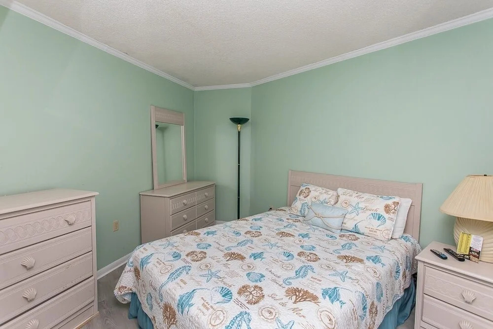 Royal Garden Resort 1605 2 Bedroom Condo by RedAwning