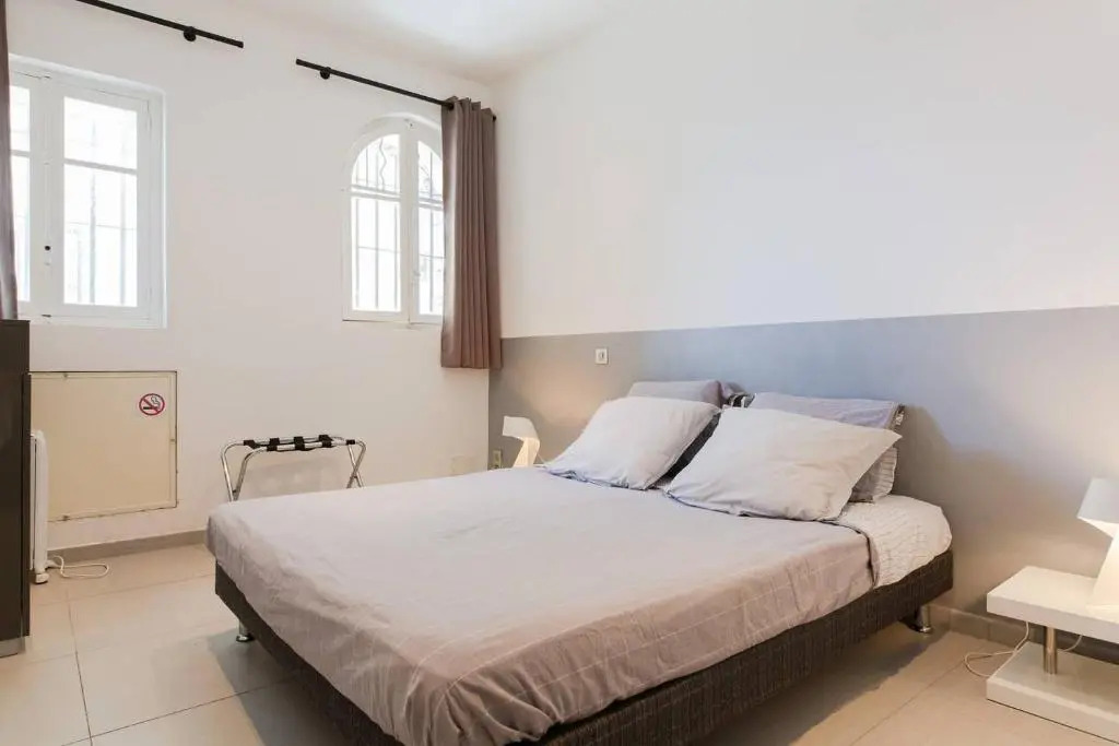 appartement 4 personnes vue mer remparts Antibes