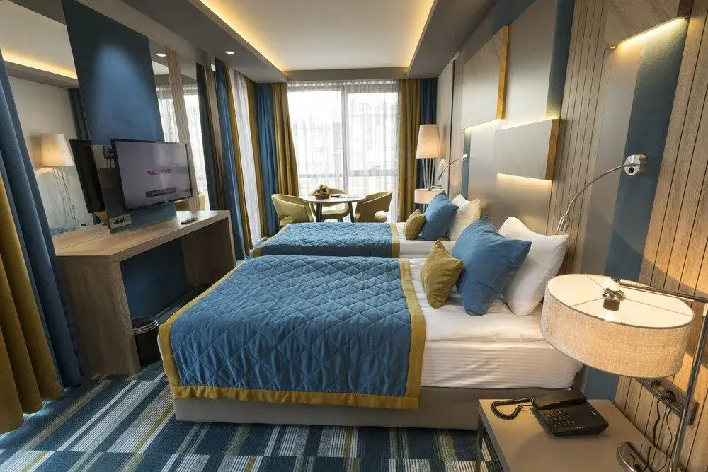 Izz Otel