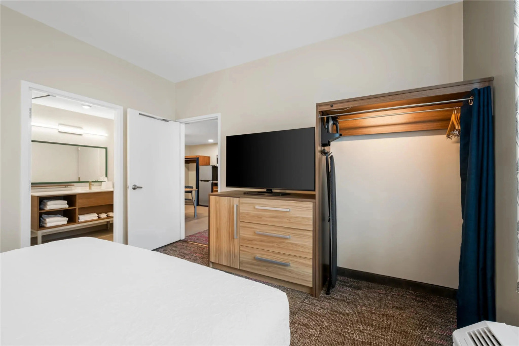 Home2 Suites by Hilton Sneads Ferry North Topsail Beach
