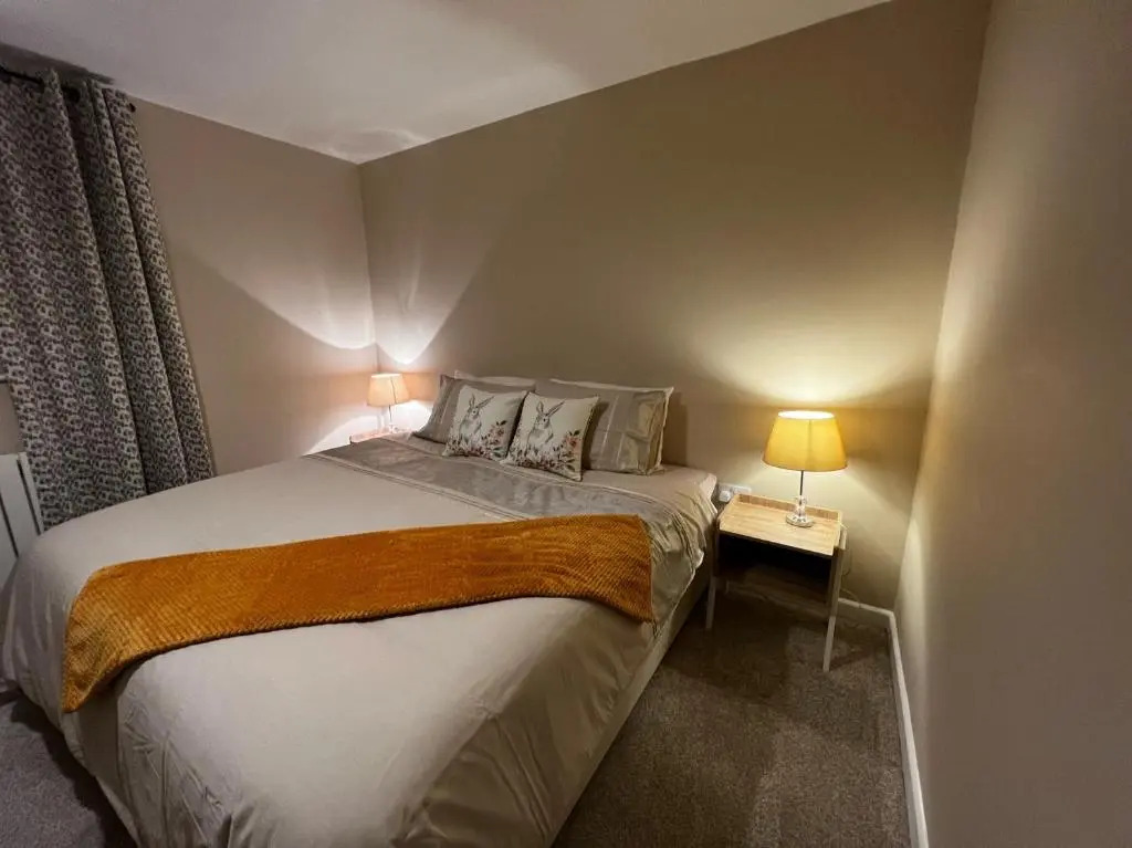 Charming 4-bed House in Winchester,free Parking