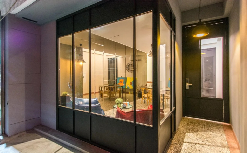Yiyue Guanhe Homestay 倚月觀荷民宿